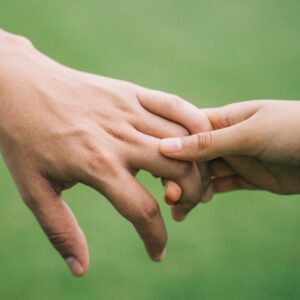 Frieden schaffen durch Gemeinschaft - Die Bedeutung von Meditation, Freundschaft & Familie in Zeiten des Wandels